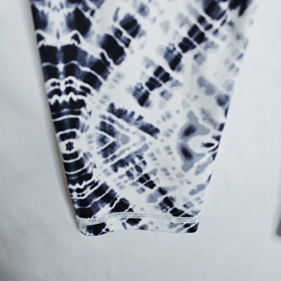 VICTORIA'S SECRET VSX SPORT Knockout Leggings GRAY BLACK size S Athleisure Cute - Picture 4 of 9